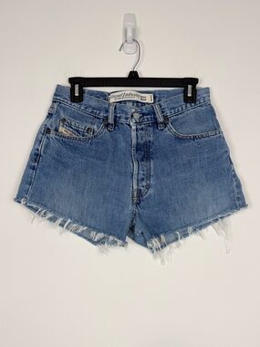 Diesel High Rise Buttonfly Denim/Jean Shorts. Frayed Hems. Size 30.